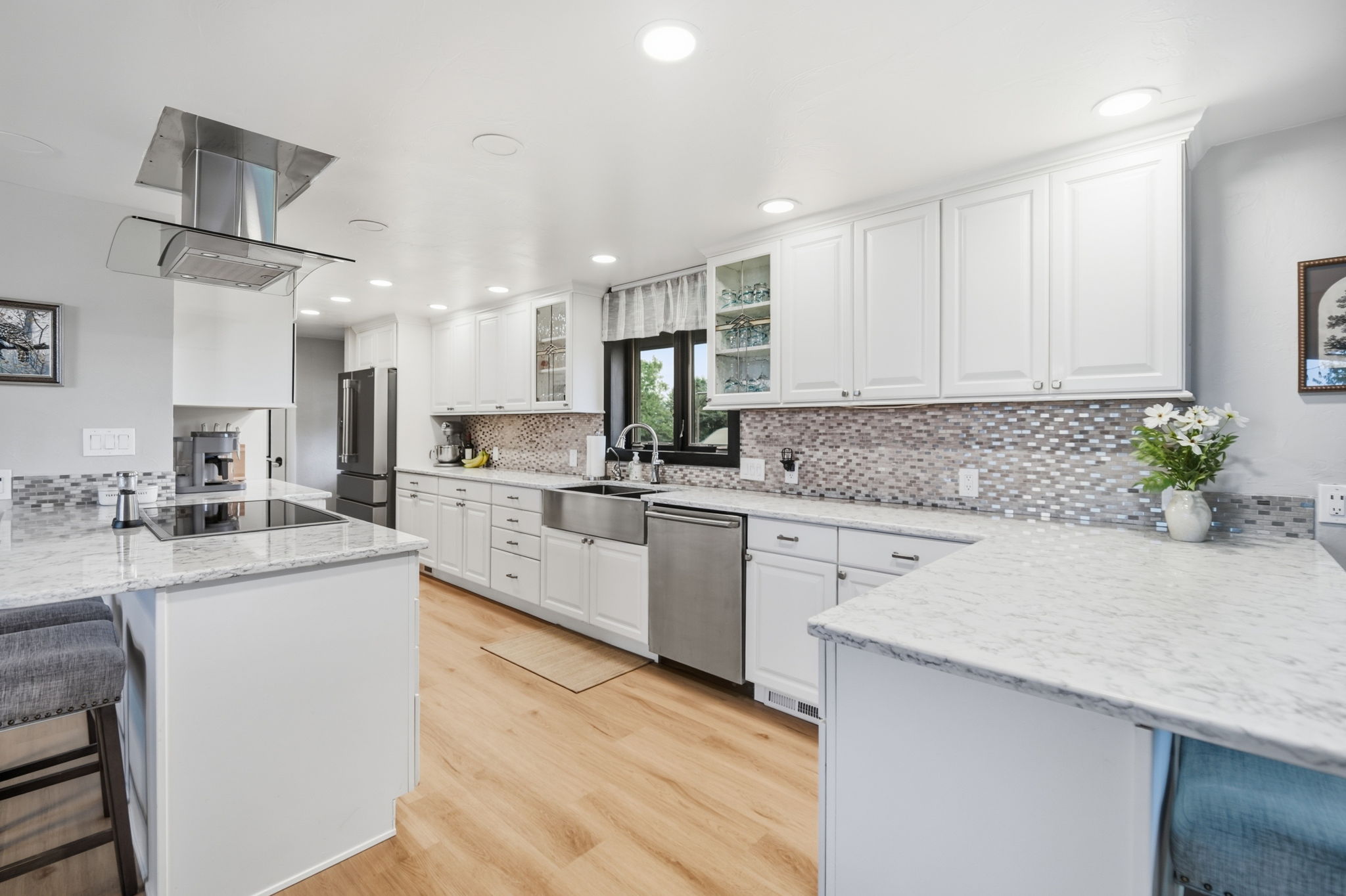 Hi-Def Kitchen image - Photo by Michael Marquez | Big Sky Realty Media Photographer ( Western Nebraska Based )